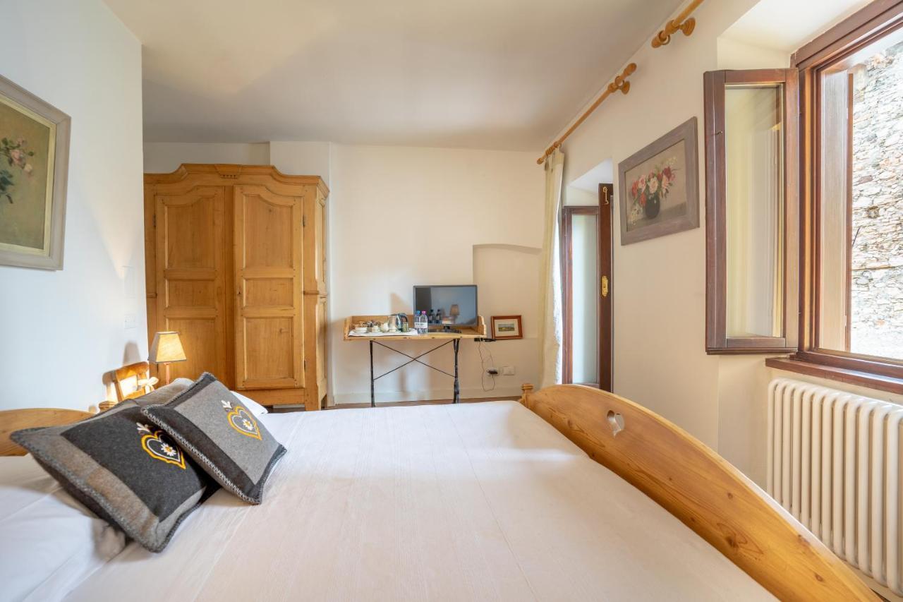 B&B S. Trinita 18 Suites & Rooms Trento Eksteriør bilde