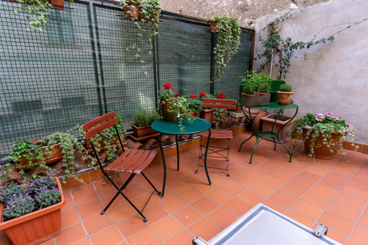 B&B S. Trinita 18 Suites & Rooms Trento Eksteriør bilde